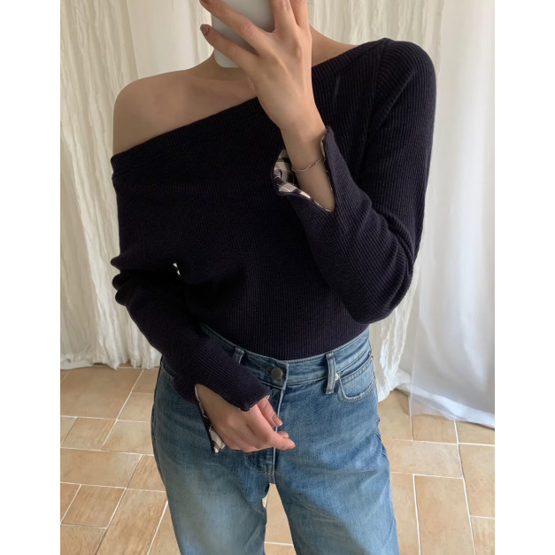 新品｜格紋袖口一字領針織上衣