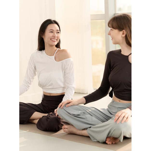 美肩隨性輕盈上衣 3色