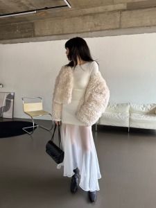 新品｜質感毛絨短版外套 2色