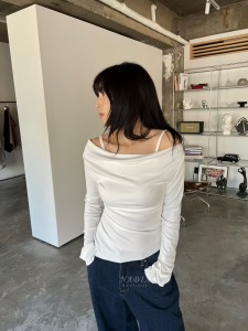 新品｜微一字細肩上衣 2色