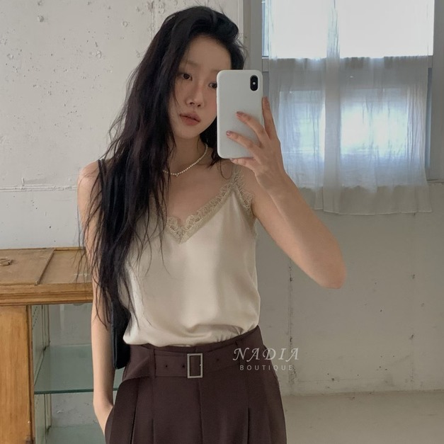 新品美爆｜低調法式光澤蕾絲背心 4色