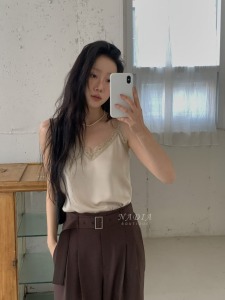 新品美爆｜低調法式光澤蕾絲背心 4色