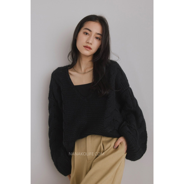 自留推薦~軟萌厚織麻花V領毛衣2色