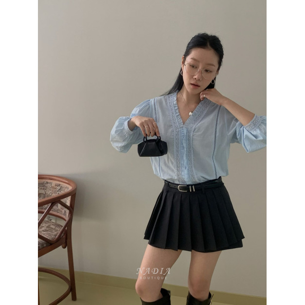 新品必買｜法式蕾絲V領氣質襯衫 2色