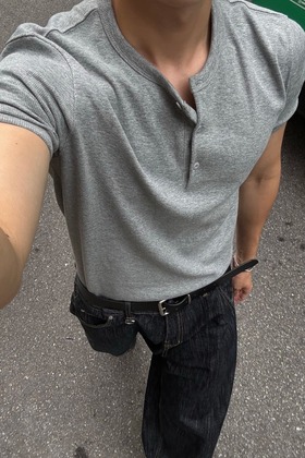 純色簡約鈕扣領增肌踢