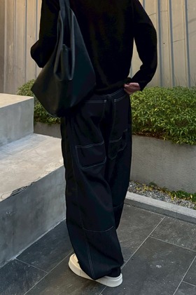 雙層結構 大口袋 切割曲線 丹寧寬鬆牛仔褲