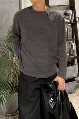 點睛之筆 斜線鈕扣 針織長袖上衣