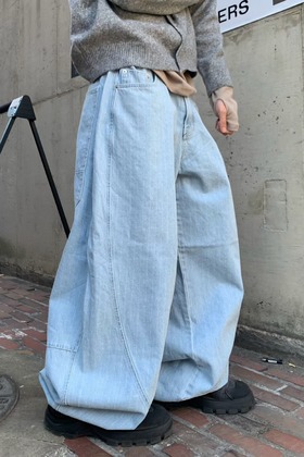 雙層結構 大口袋 切割曲線 條紋寬鬆牛仔褲