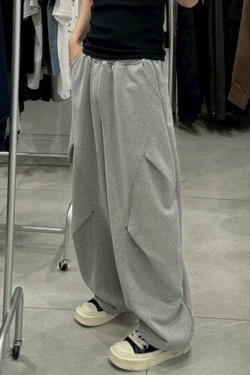 解構鉚釘 弧型剪裁 寬鬆棉褲