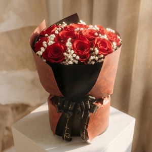 赤潮 - 復古紅玫瑰花束