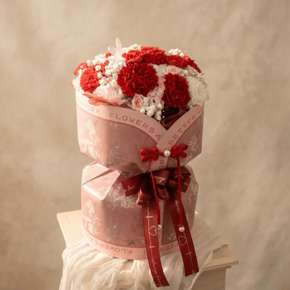 馨意綻放(紅) - 奢華紅康乃馨硬殼花束