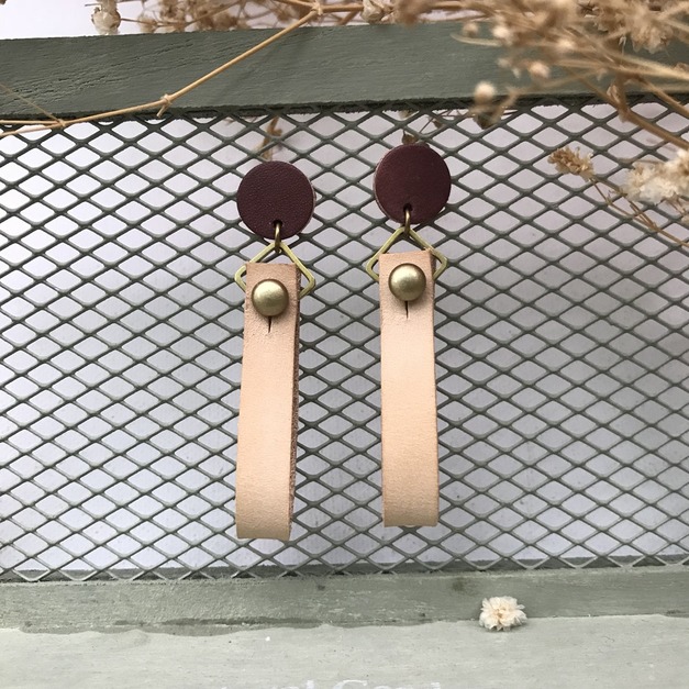 皮革耳環｜耳針式｜圓緞帶1號作品｜木苺搭原皮｜Leather earring