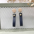 皮革耳環｜耳針式｜圓緞帶1號作品｜原皮搭深藍｜Leather Earring