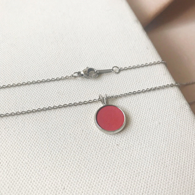 皮革鎖骨鏈｜字母A~Z｜復古銀框#12｜珊瑚紅