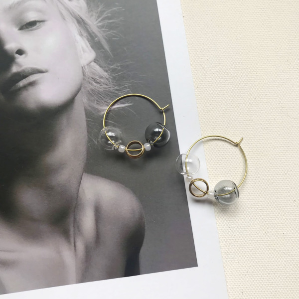 異國泡泡｜黃銅耳環｜耳針式 ｜透明搭灰