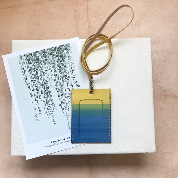 識別證卡套│直式│雙卡層｜暖黃漸層天空藍