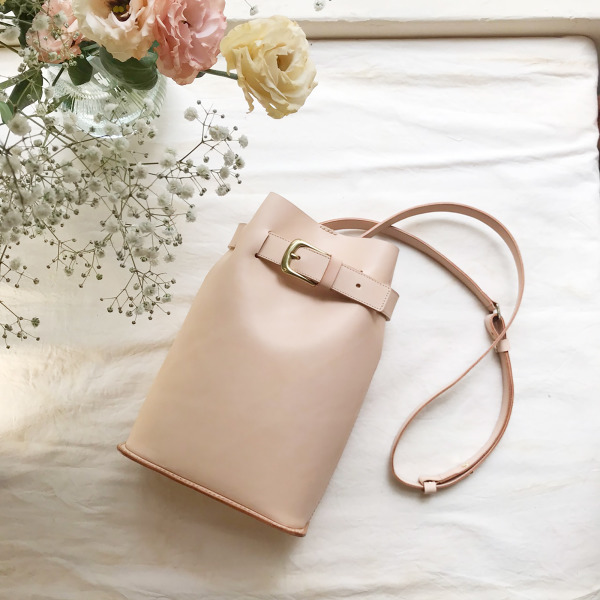 植鞣革平底水桶包│M號｜原皮