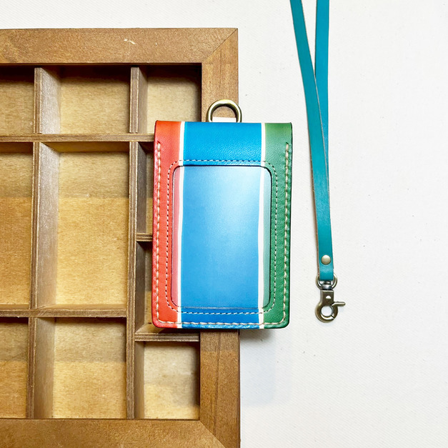 皮革識別證｜掀蓋直式3卡層｜茄芷袋傳統三色