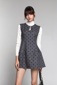 俏麗波點洋裝
