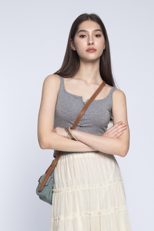 小Ｖ鈕扣吊帶