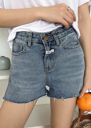 高腰下抽鬚牛仔短褲