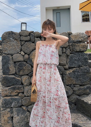 碎花雪紡細肩帶連衣裙