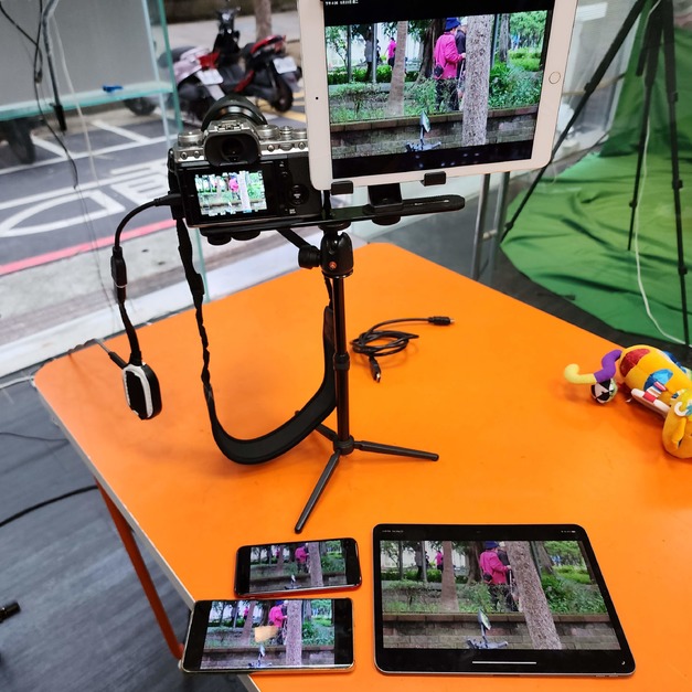 iPad as wireless monitor! wireless HDMI to iOS adapter