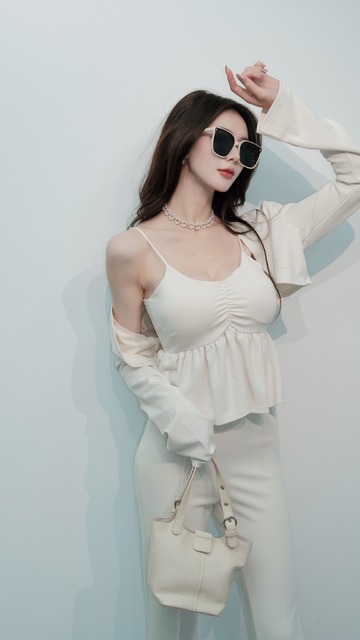 ➤舒服能小外套搭配桃心傘擺胸墊背心(3色)