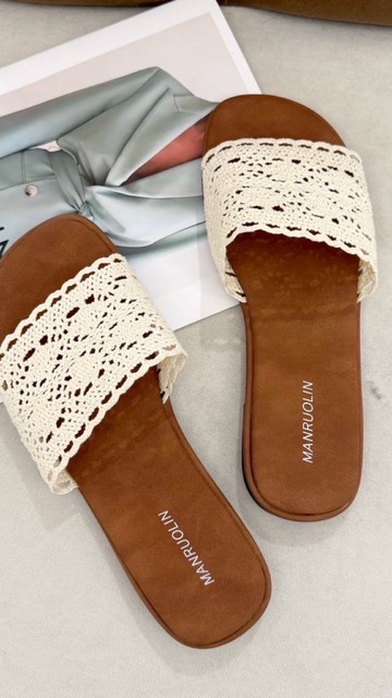 ➤緹花質感寬邊度假首選拖鞋35-40