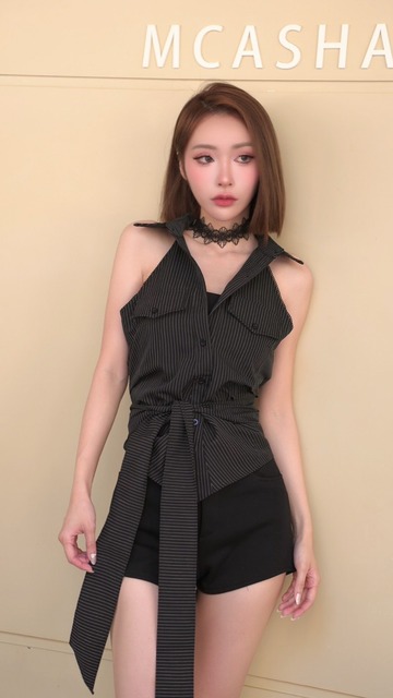 ➤時尚感立領直紋無袖綁帶時髦上衣