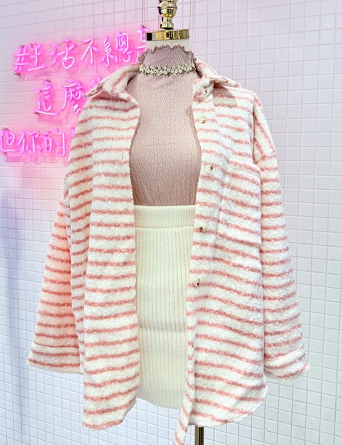 ➤粉色條紋毛呢排釦寬鬆外套