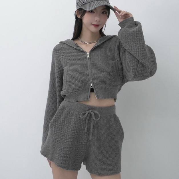 ➤鬆餅格針織防起球拉鍊外套搭配鬆緊短褲（3色）