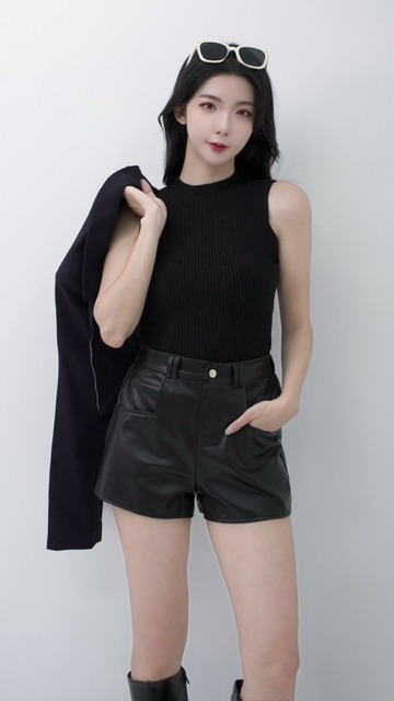 後鬆緊高腰擺搭皮短褲S~M