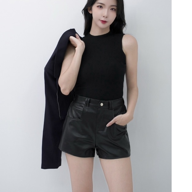 後鬆緊高腰擺搭皮短褲S~M