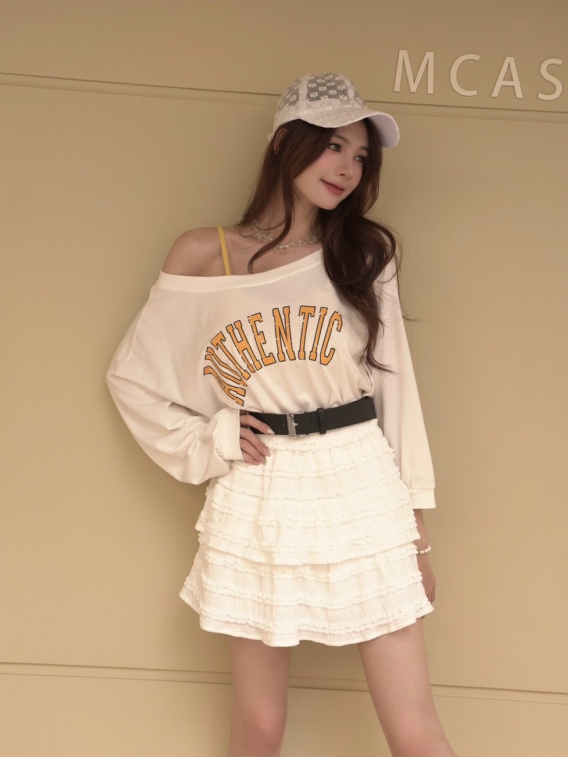 時髦拼色字母寬皮帶修身棉T(2色)