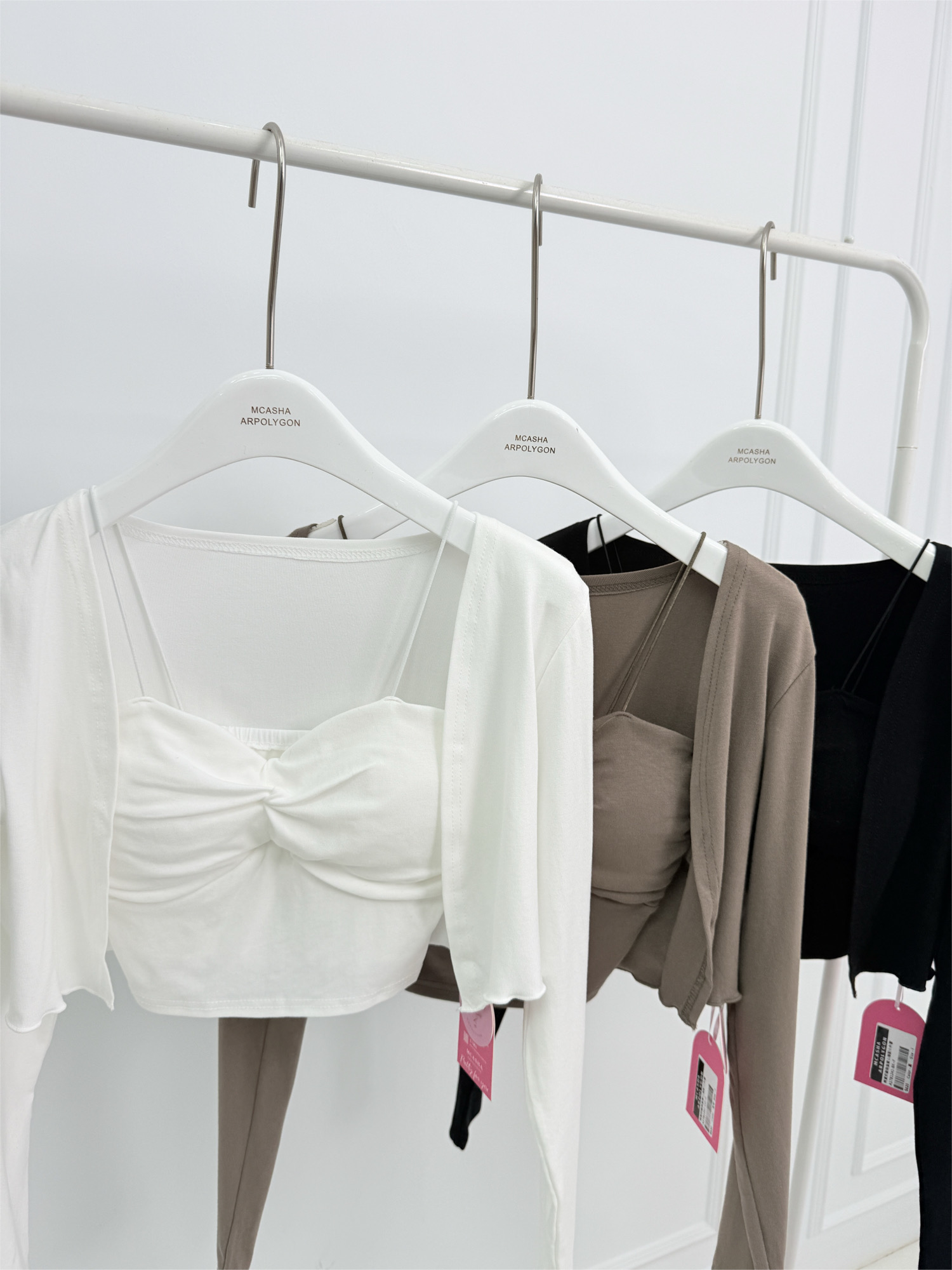 觸感極好抓皺胸墊背心搭配小外套