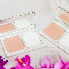 水潤亮顏粉凝霜 10.5g