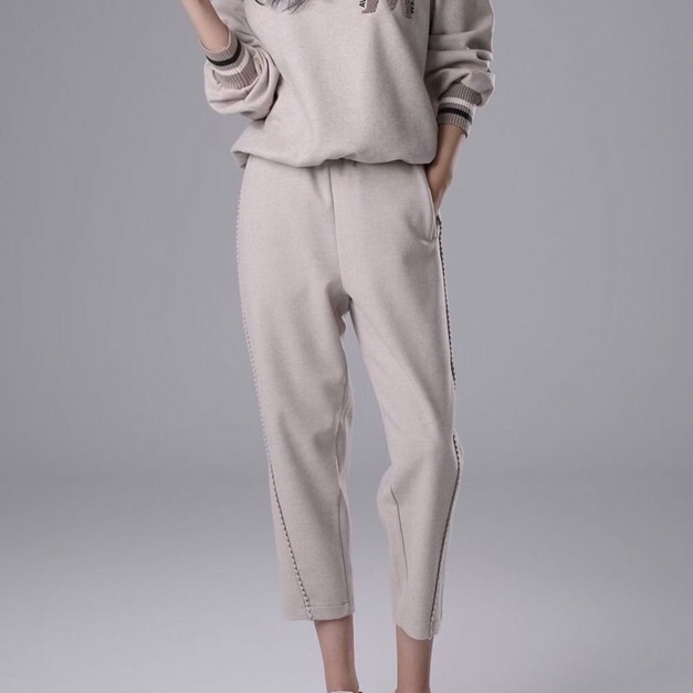 正韓-優雅毛尼運動套(上衣+褲子)