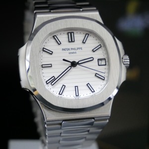 Patek Philippe 百達翡麗 白面金鷹 鸚鵡螺 5711/1A-011