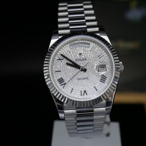 勞力士  Day-Date 星期日誌鑲鑽 36  228239