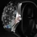 OMEGA 歐米茄 Seamaster 300海馬 黑陶瓷(矽膠、鋼錶帶) 210.30.42.20.01.001 排氦閥門_1
