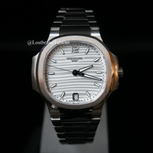 百達翡麗 Patek Philippe 波浪條文銀白色面盤 NAUTILUS 7118/1A-010