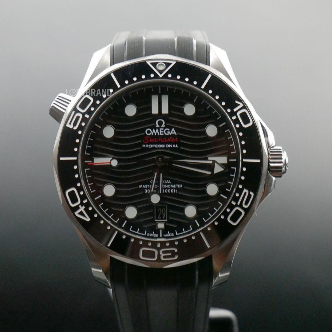 OMEGA 歐米茄 Seamaster 300海馬系列 黑陶瓷 210.30.42.20.01.001 排氦閥門