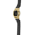 CASIO G-SHOCK 黑金配色 奢華新潮外觀錶款 GM-5600G-9_4