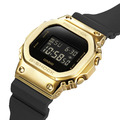 CASIO G-SHOCK 黑金配色 奢華新潮外觀錶款 GM-5600G-9_2