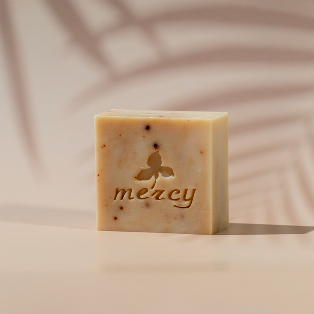Mercy｜烏溜溜何首烏苦茶芝麻油髮皂