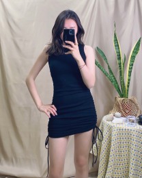 側邊抽繩連衣裙