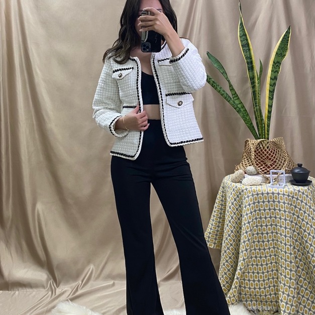 下擺開叉顯腿長褲