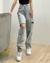 寬鬆牛仔破洞褲