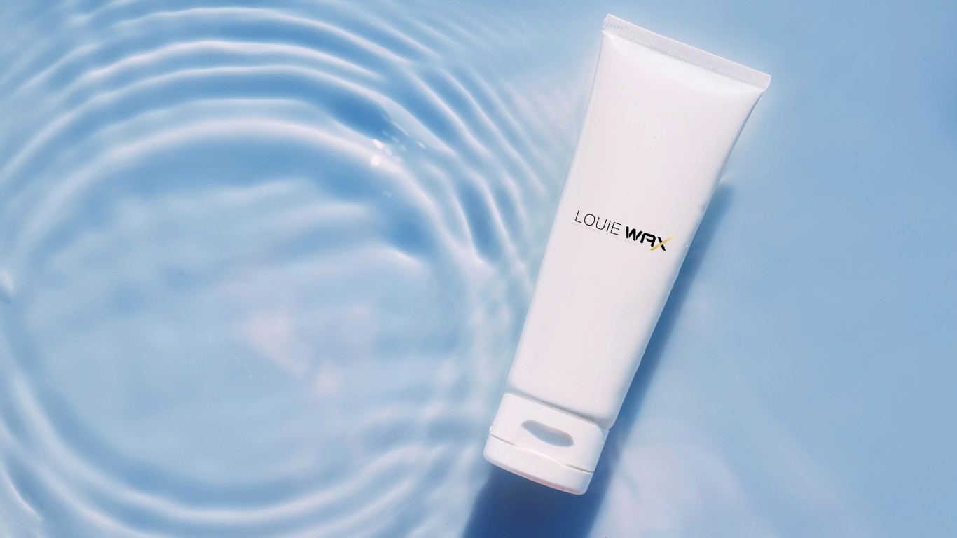 保濕霜在除毛後的護理中扮演著關鍵角色。